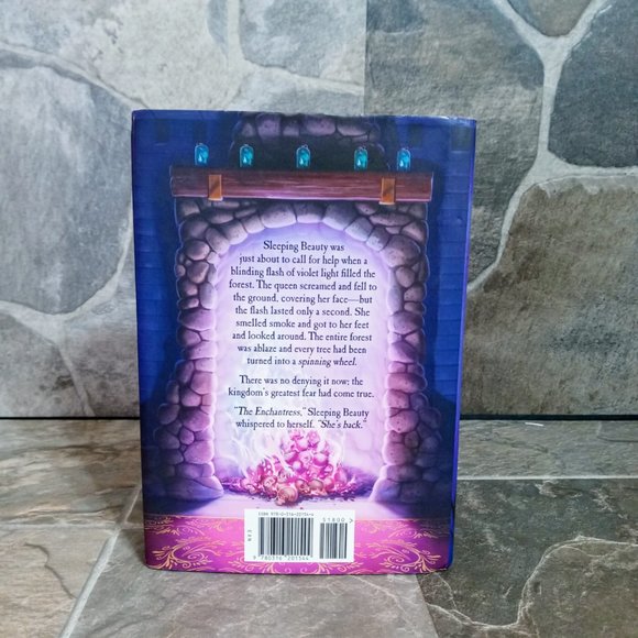 Chris Colfer Land of Stories The Enchantress Returns #2 Hardcover 1st Ed book - Picture 3 of 7